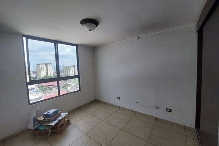 Repossessed apartment for sale in Condado del Rey, Ancon, Panama