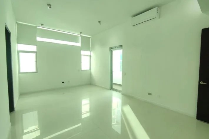 Modern house for sale in Altos del Golf