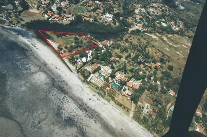 Lote de terreno frente al mar en venta en Punta Roca, San Carlos