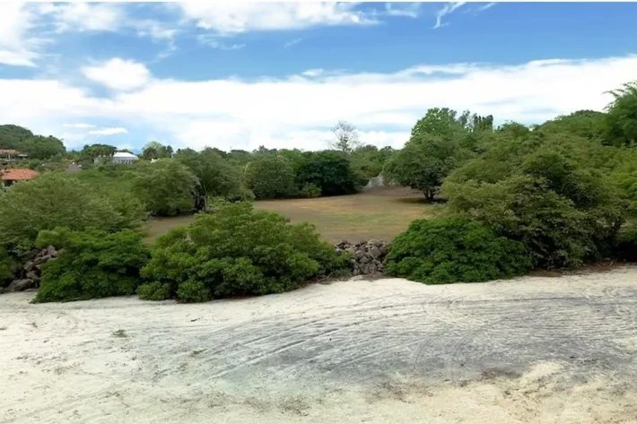 Oceanfront land lot for sale in Punta Roca, San Carlos