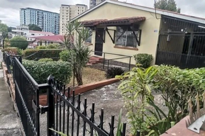 Se vende casa en Miraflores, Betania