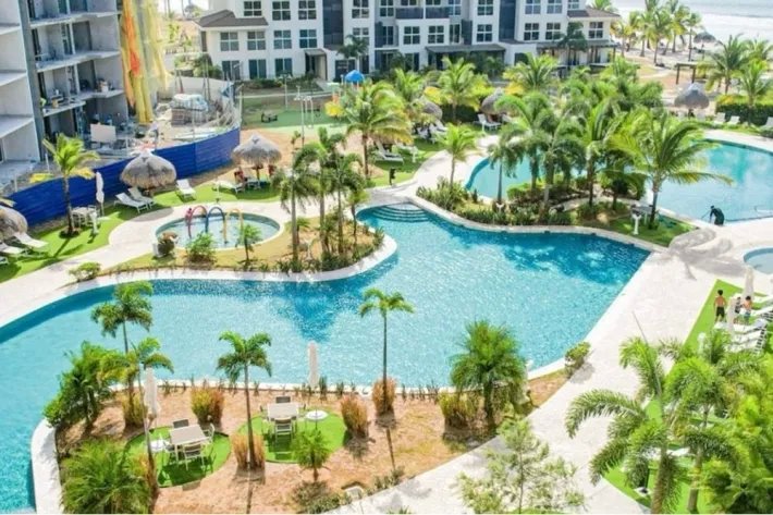Venta de Apartamentos en PH Aires del Mar, Playa Caracol, Panamá