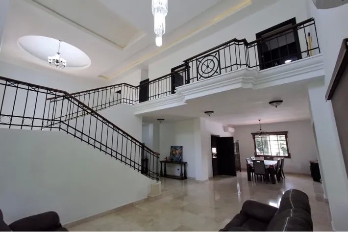 Se vende casa en Senderos de Caminos de Cruces, Ancón