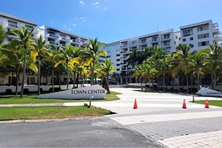 Venta de apartamento reposeído en PH Town Center, Playa Blanca