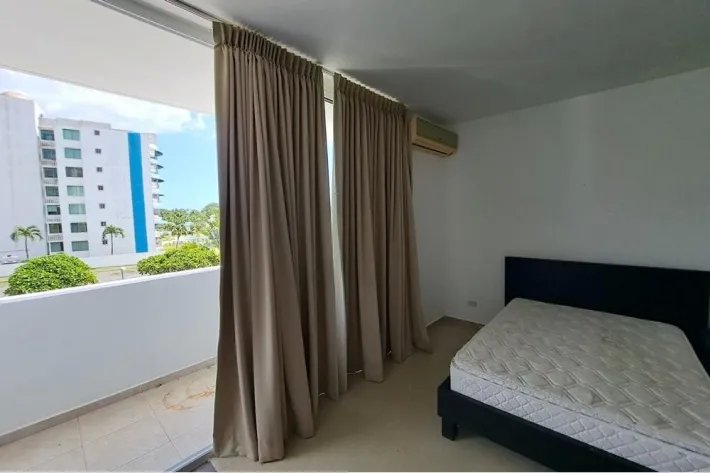 Repossessed apartment for sale in PH Town Center, Playa Blanca
