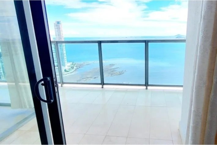 Alquiler de apartamento amoblado en PH Yoo by Starck, Avenida Balboa