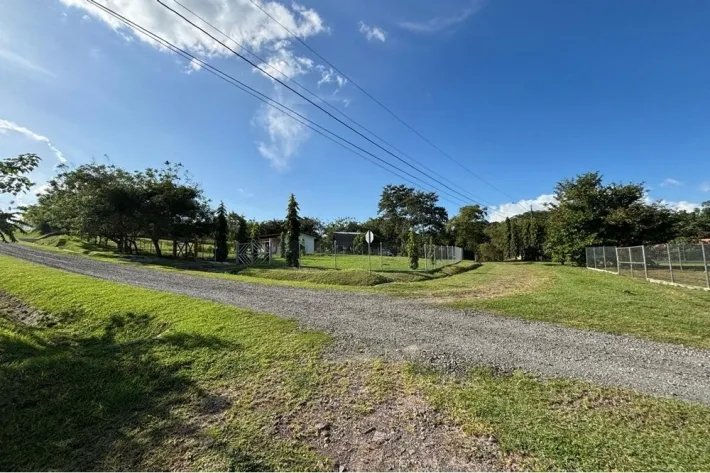 Se vende lote de terreno en Hacienda La Florenciana, Las Uvas, San Carlos