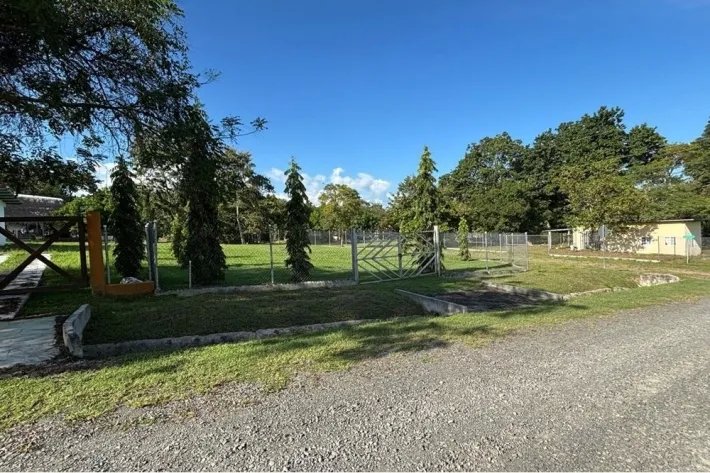 Se vende lote de terreno en Hacienda La Florenciana, Las Uvas, San Carlos