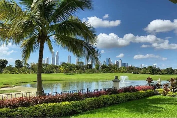 Apartment for sale in Santa María, Panama