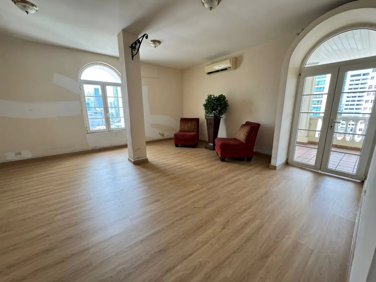 Venta de apartamento en PH Capri, San Francisco