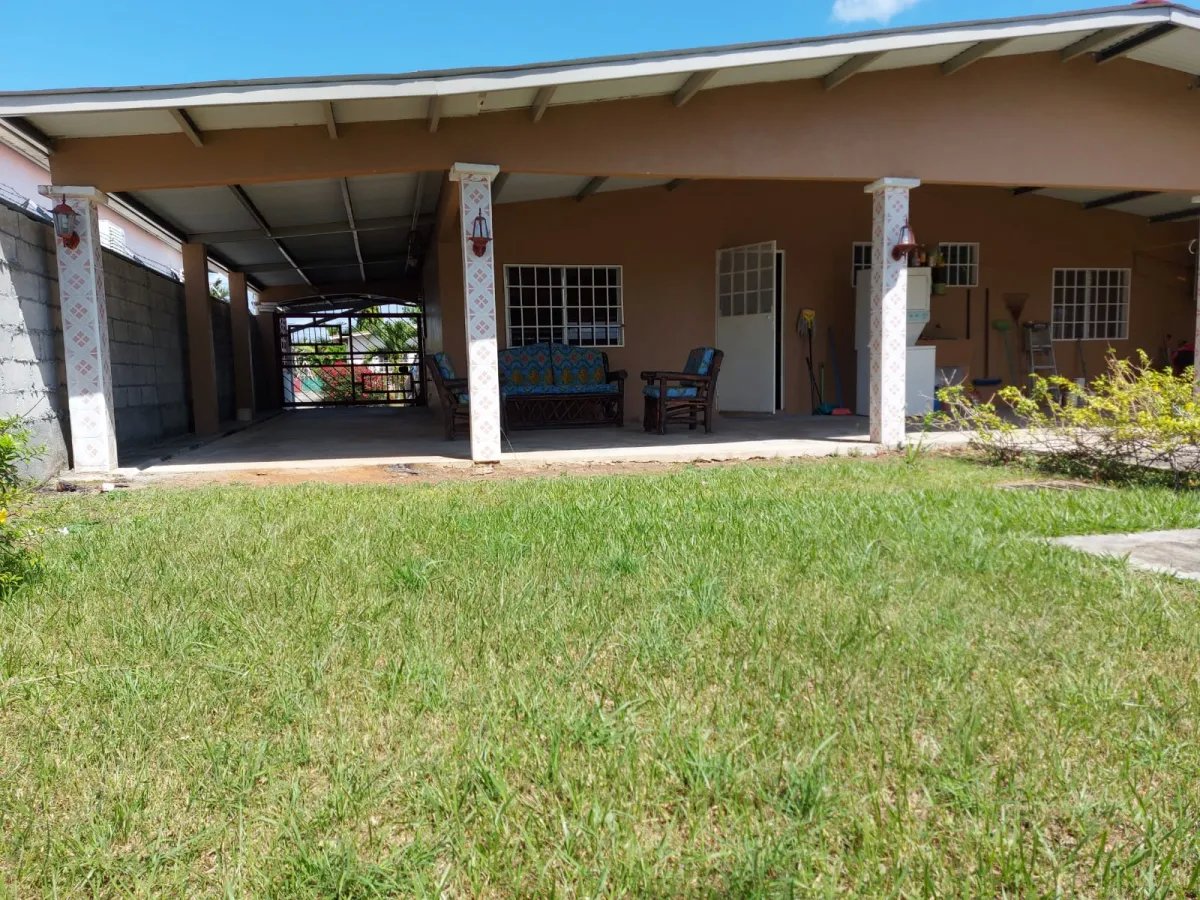 Se vende casa en El Mirador de Antón, Coclé