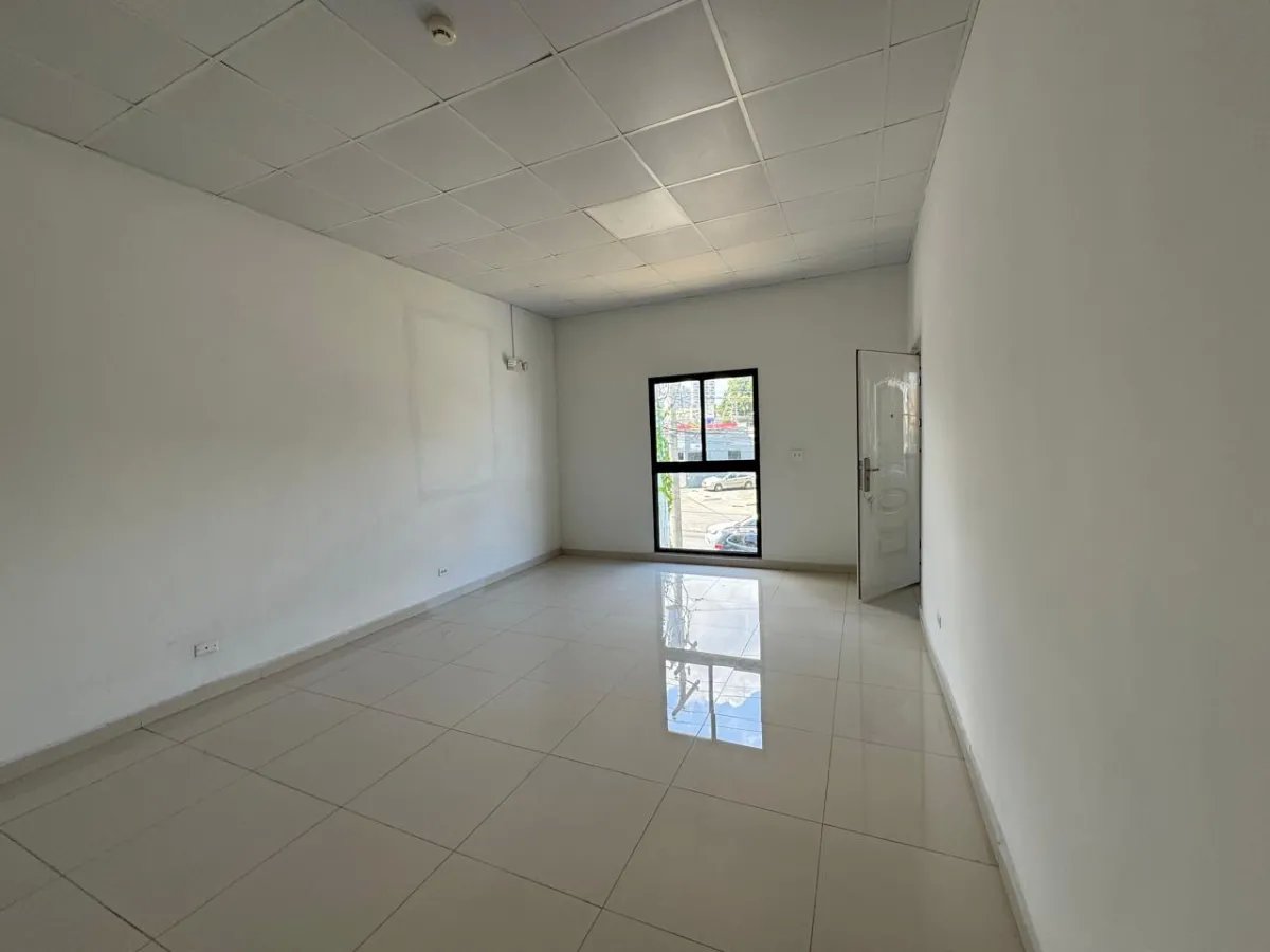 Venta de Plaza Comercial en Parque Lefevre