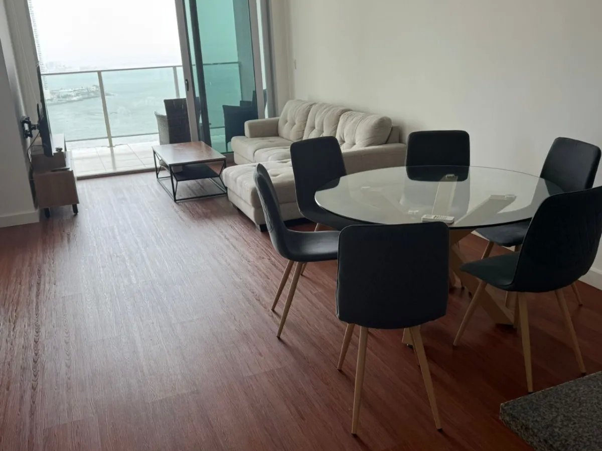 Apartamento amoblado con vista al mar, Avenida Balboa