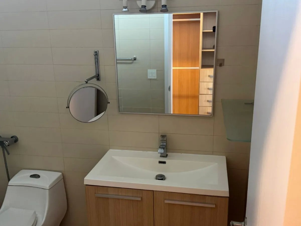 Apartamento amoblado con vista al mar, Avenida Balboa