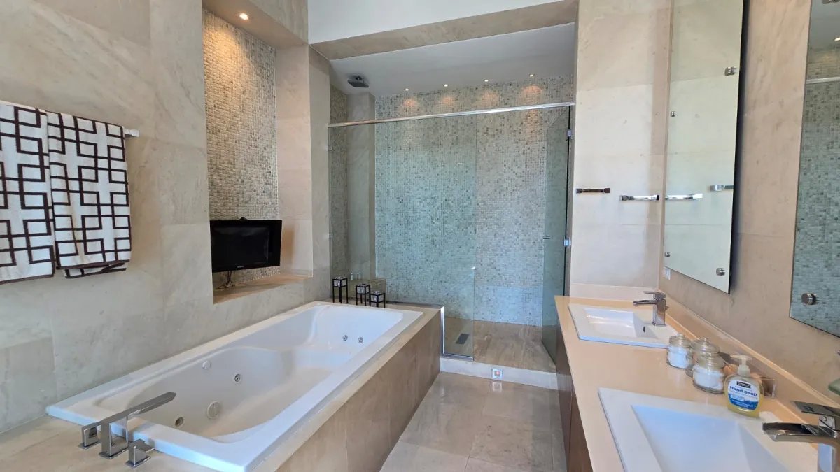 Apartment For Sale in Punta Pacífica