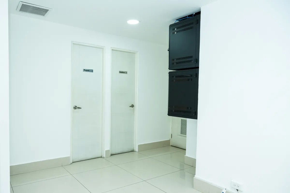 Office For Rent in Avenida Balboa