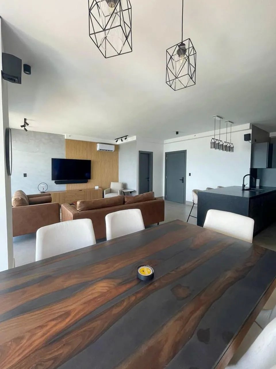 Apartment For Rent in Coco del Mar