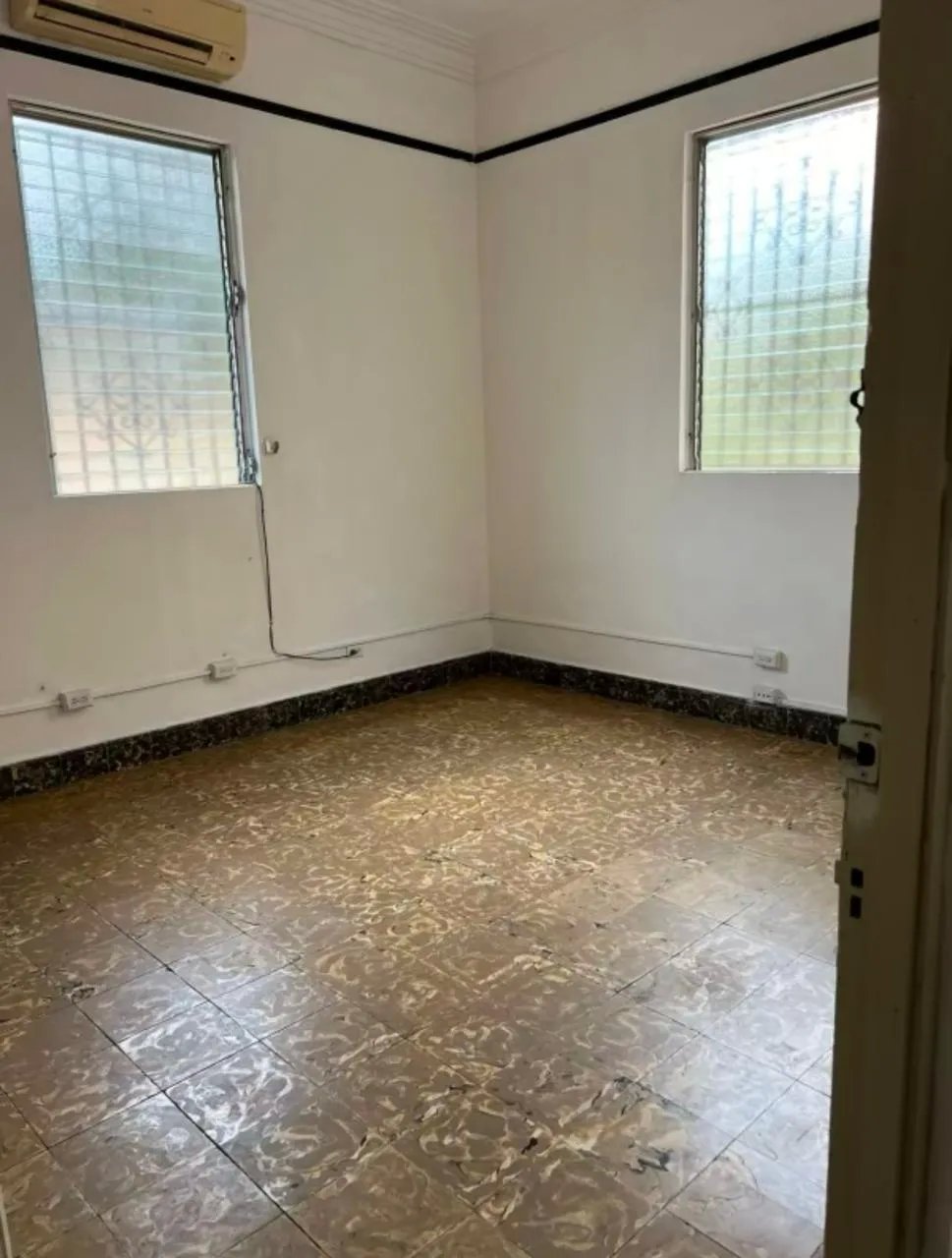Alquiler de oficina en Perejil, Calidonia