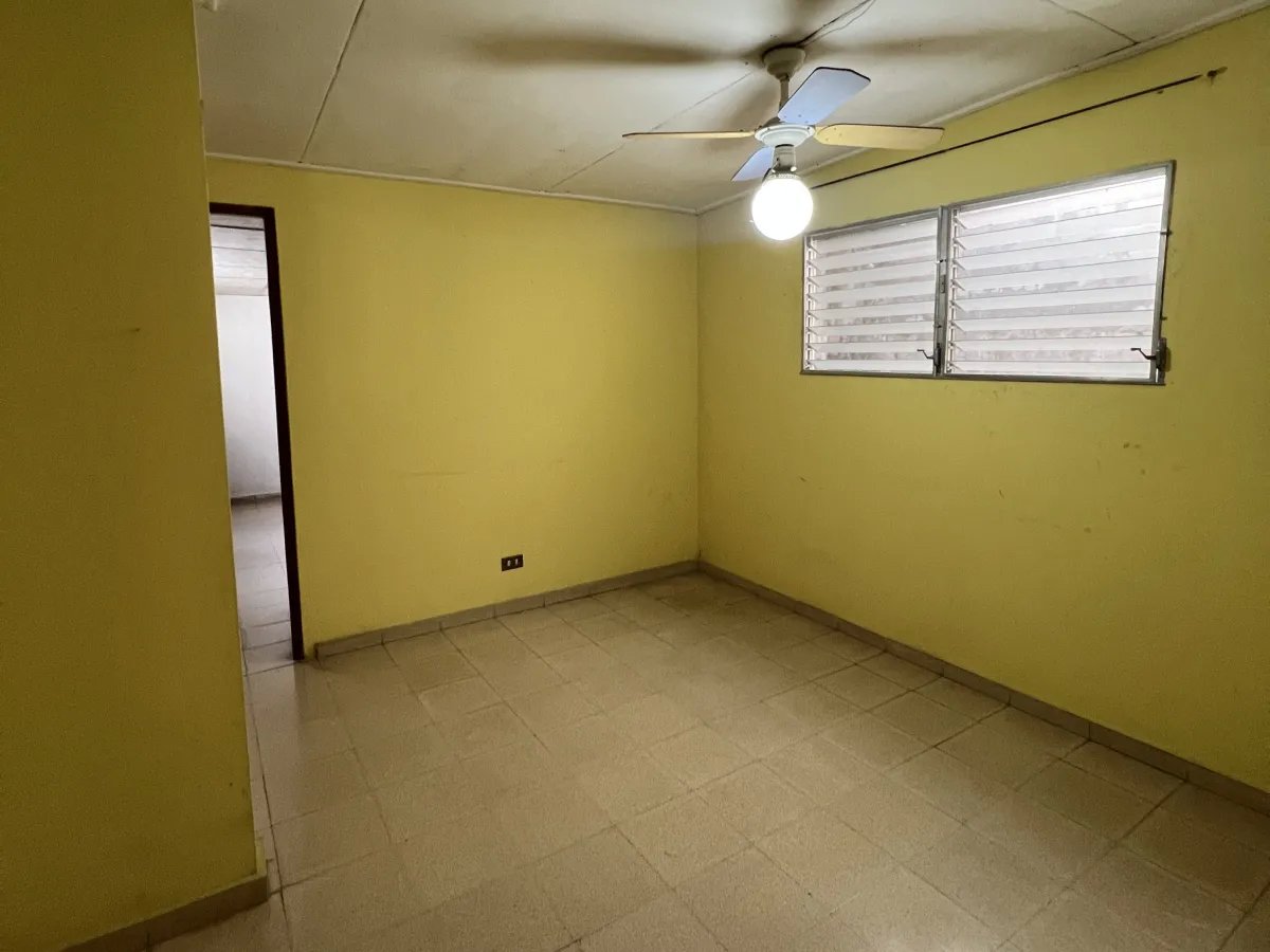 Venta de Casa en Urbanización Residencial Cerro Viento, San Miguelito