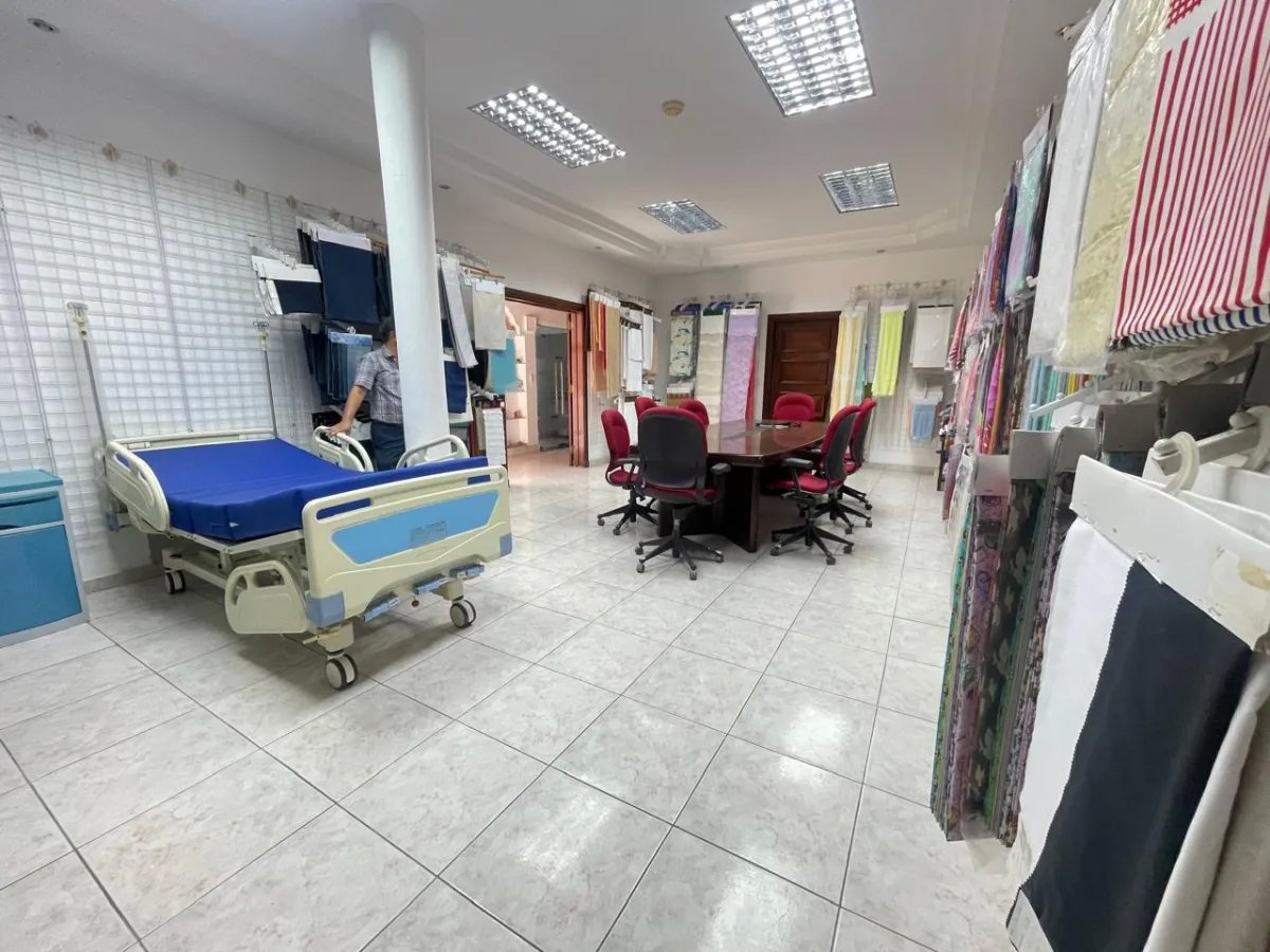 Alquiler de Casa Comercial Amoblada en Alameda