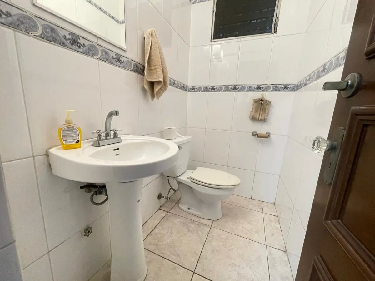 Alquiler de Casa Comercial Amoblada en Alameda
