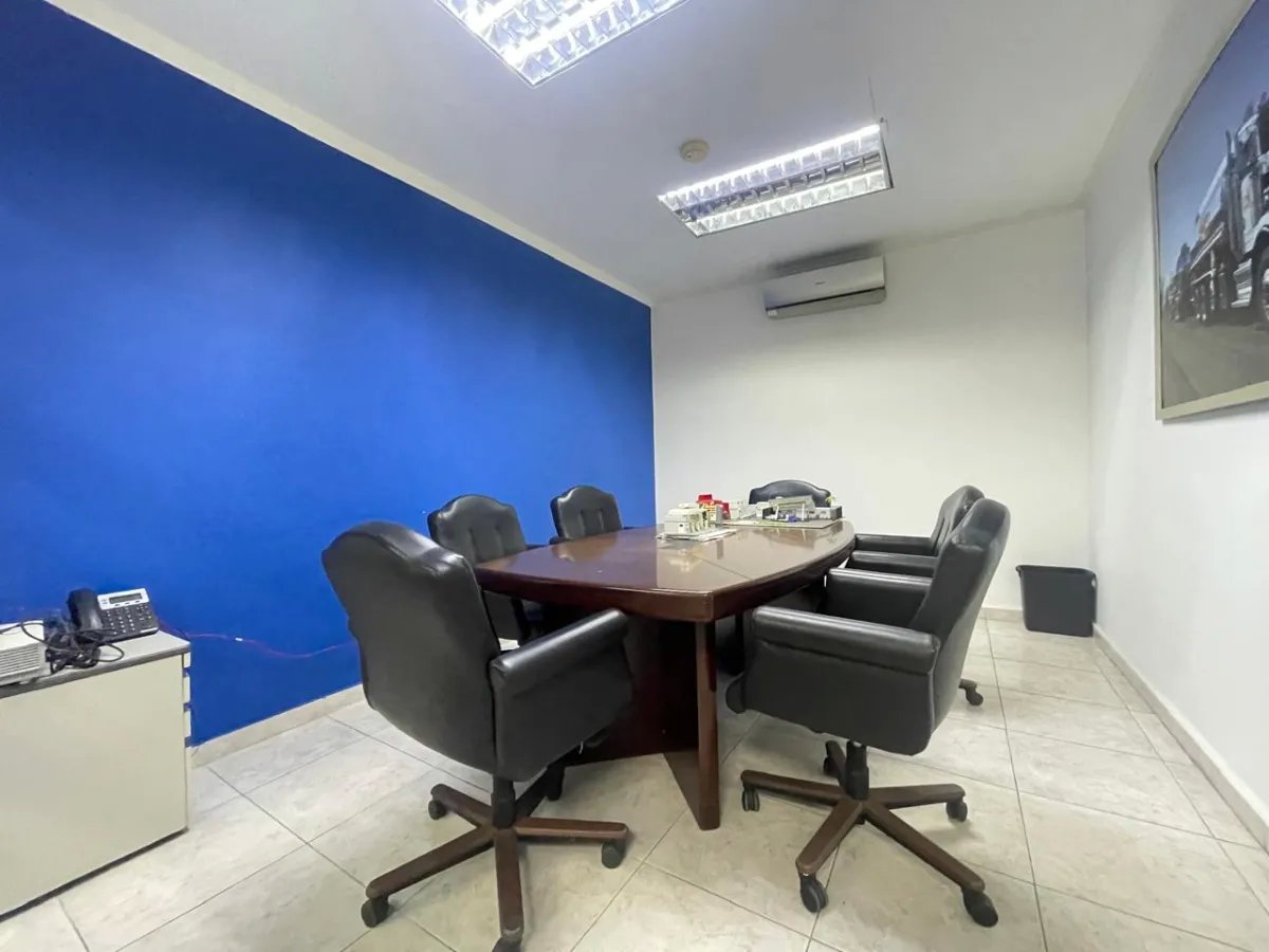 Alquiler de Casa Comercial Amoblada en Alameda