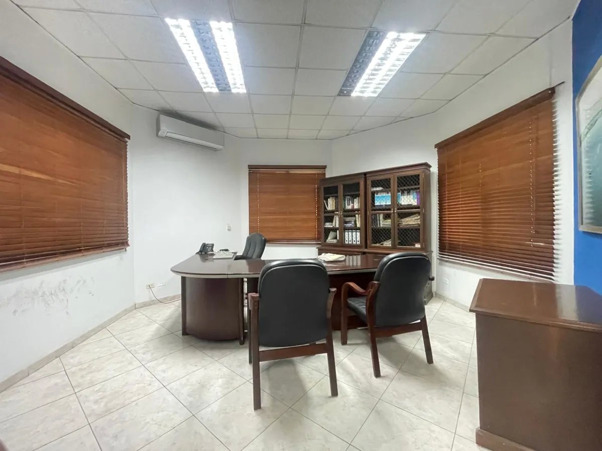 Alquiler de Casa Comercial Amoblada en Alameda