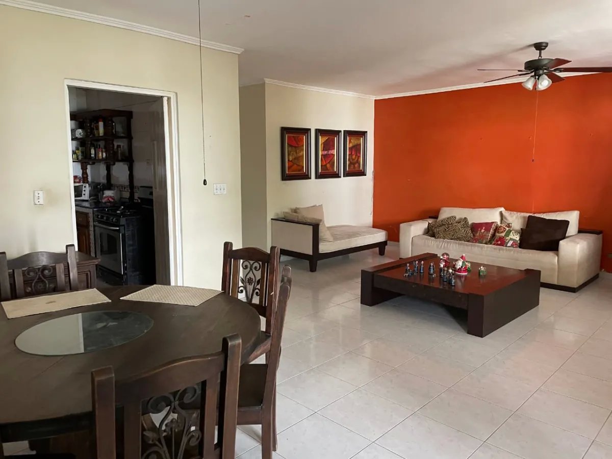 Se vende casa en Residencial El Doral, Altos del Bosque