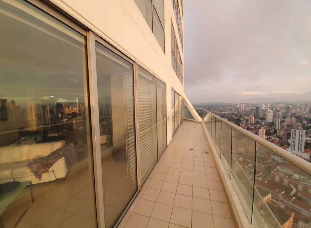 Alquiler de apartamento en Avenida Balboa, Panamá