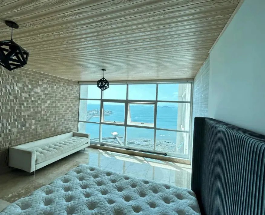 Alquiler de apartamento semi amoblado en Punta Pacifica, Panamá