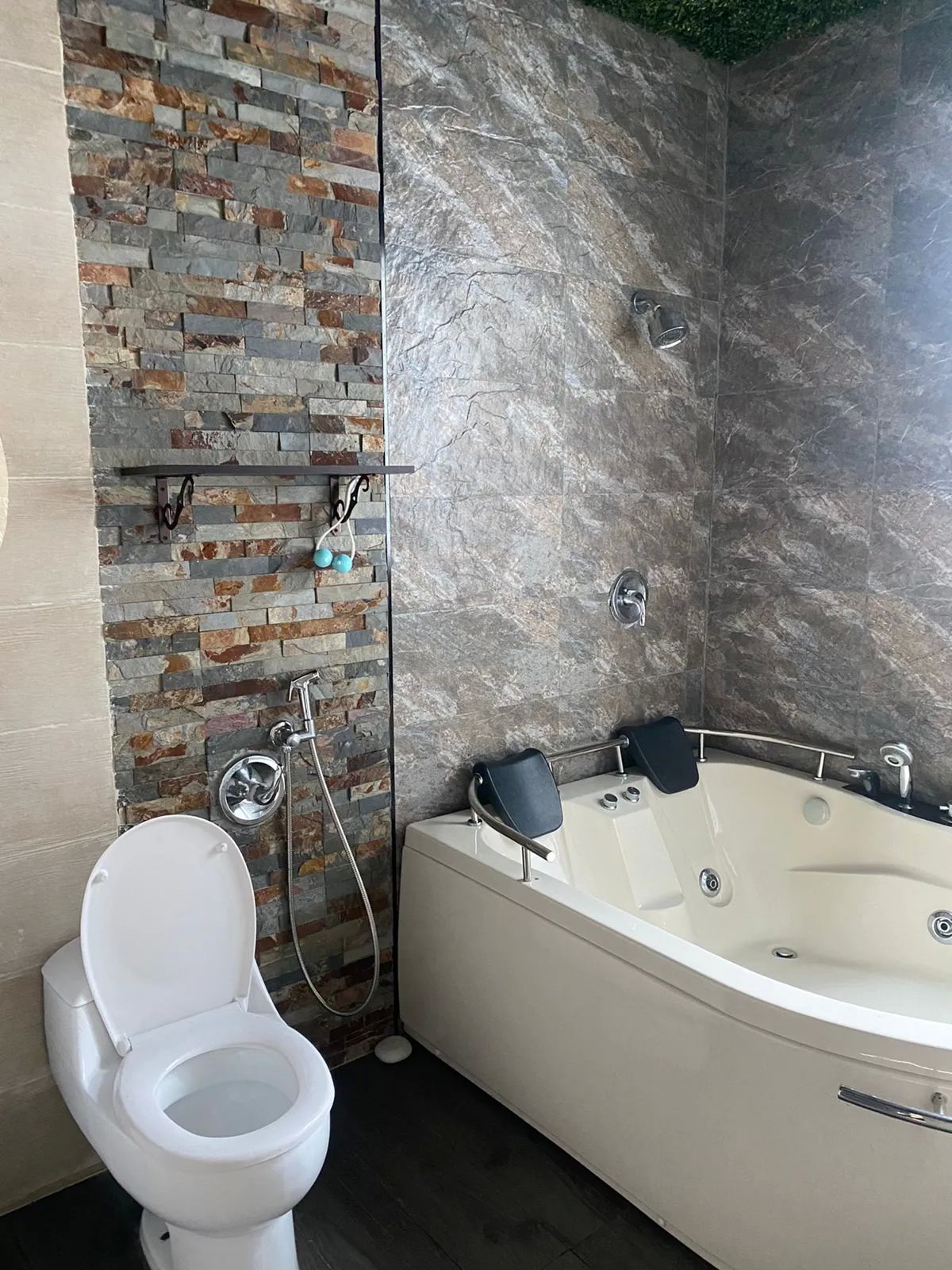 Alquiler de apartamento semi amoblado en Punta Pacifica, Panamá