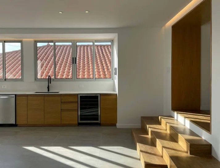 Apartment For Sale in Casco Antiguo