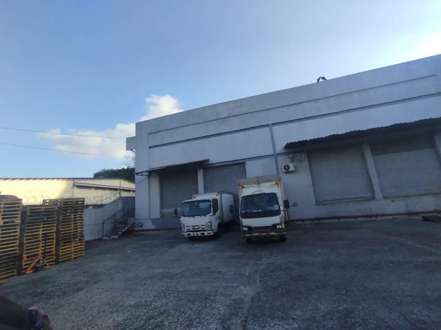 Se vende bodega en El Crisol, José Domingo Espinar