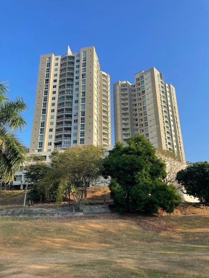 Apartamento en venta cerca de Parque Omar, Panamá