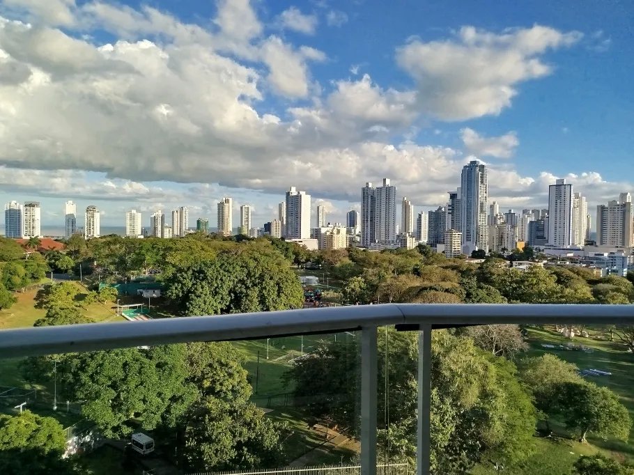 Apartamento en venta cerca de Parque Omar, Panamá
