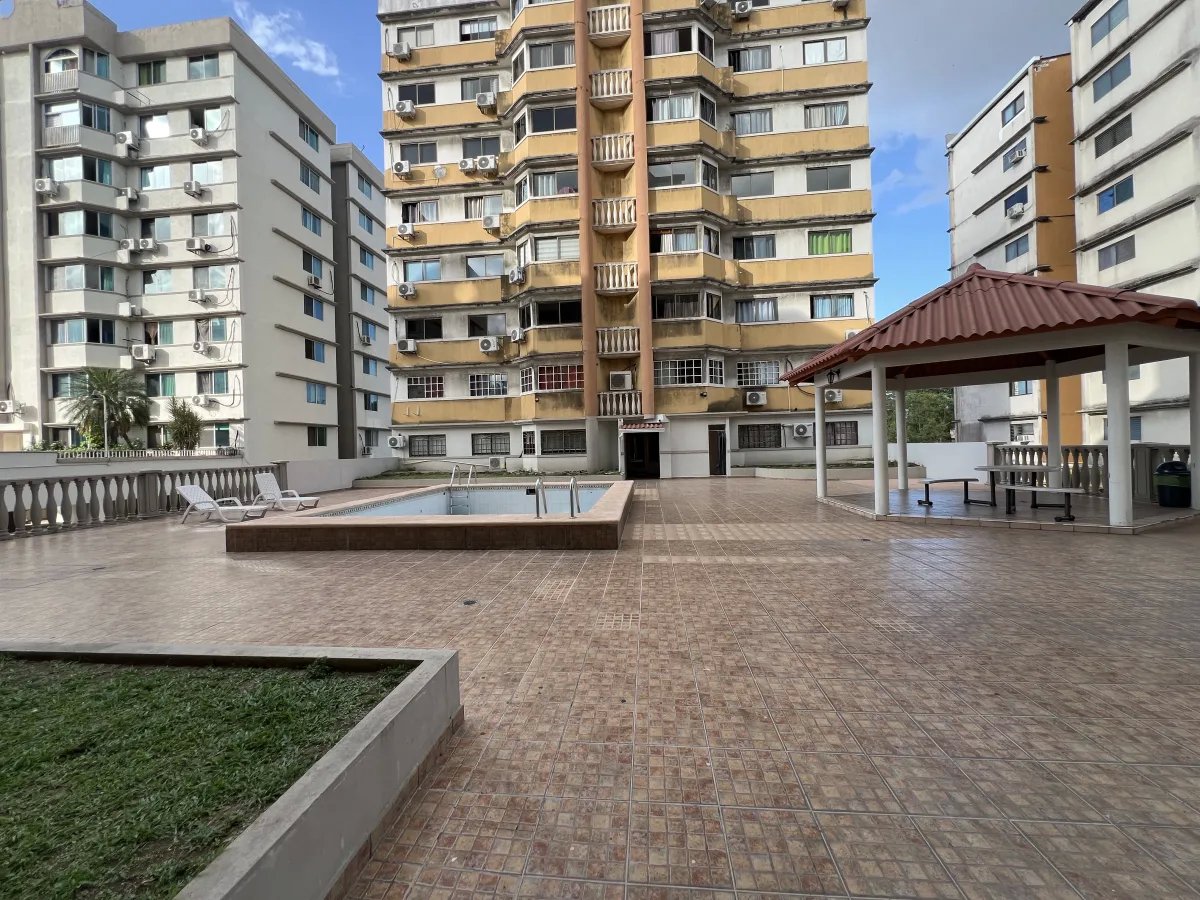 Apartment For Sale in Parque Lefevre