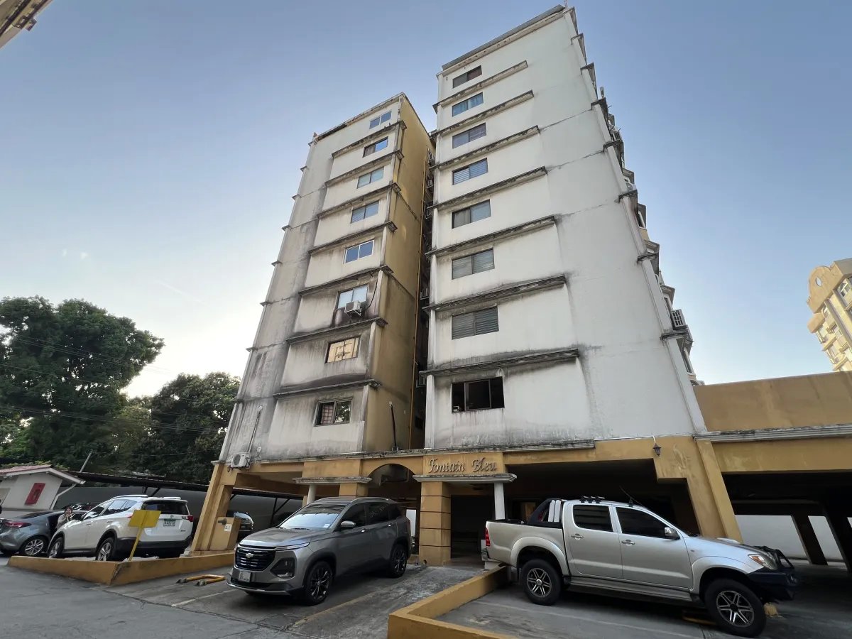 Apartment For Sale in Parque Lefevre