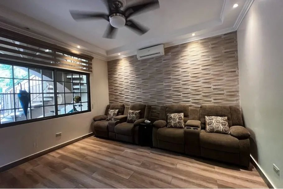 Venta de casa en Betania, PH. Castellanos, Apartamento A / 310m2