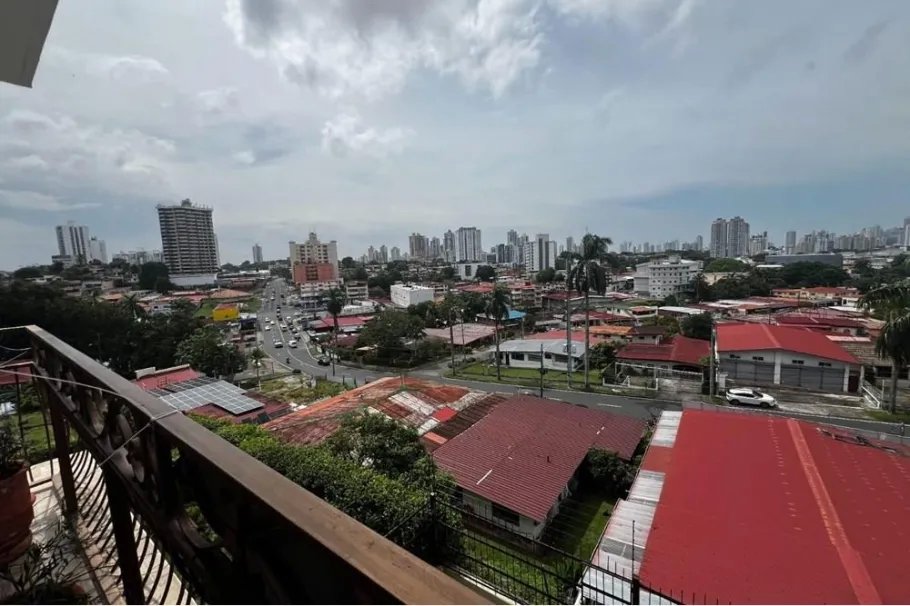 Venta de casa en Betania, PH. Castellanos, Apartamento A / 310m2