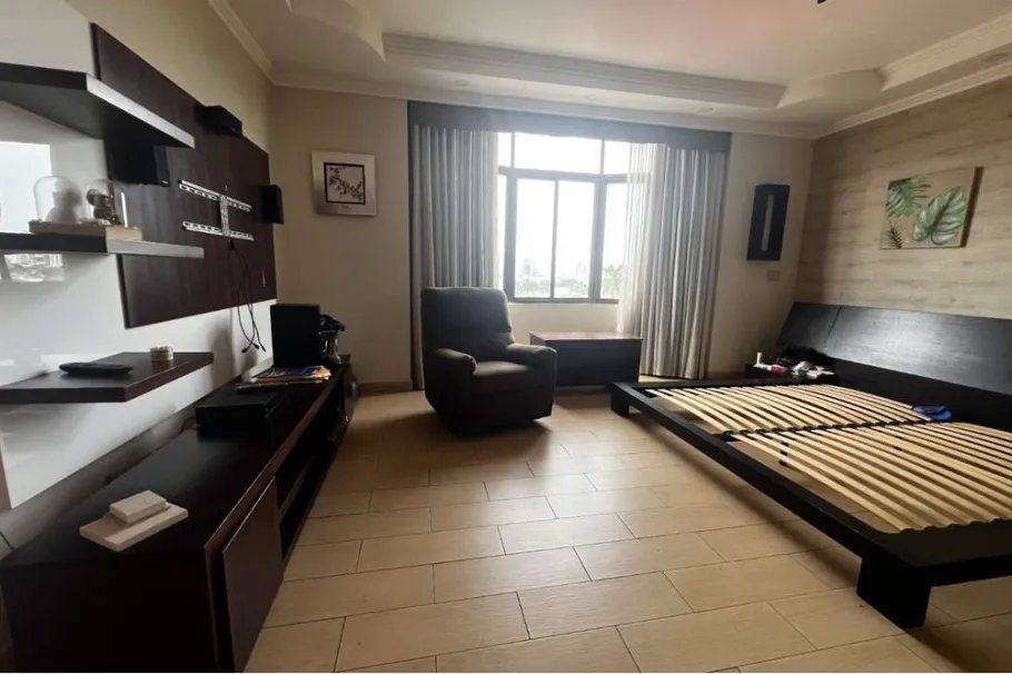 Venta de casa en Betania, PH. Castellanos, Apartamento A / 310m2