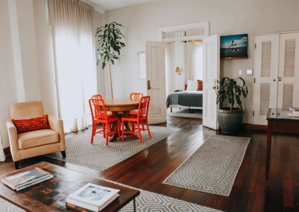Apartment For Sale in Casco Antiguo