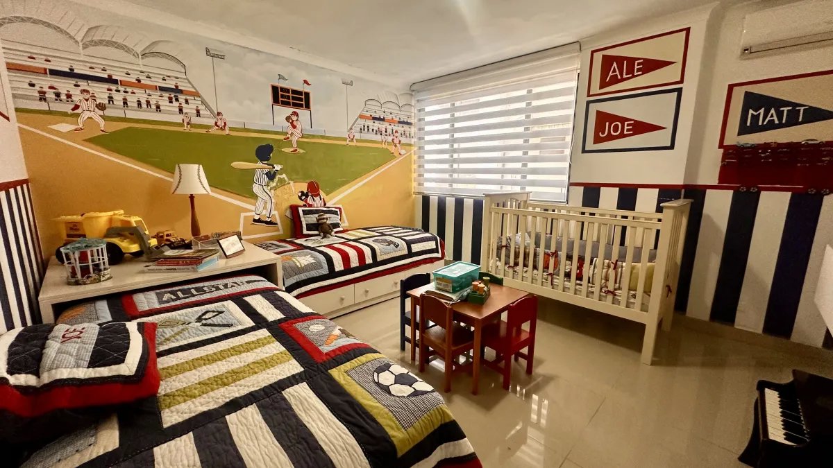 Apartment For Sale in Avenida Balboa