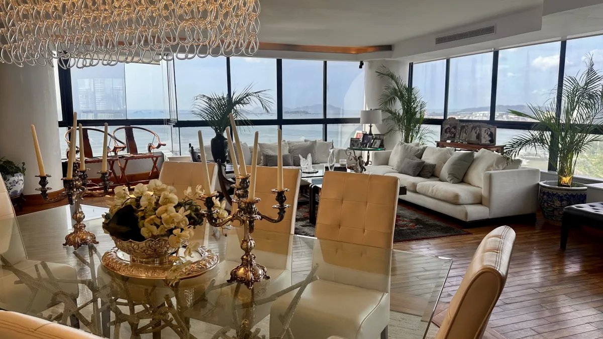 Se vende apartamento en Avenida Balboa, Panamá