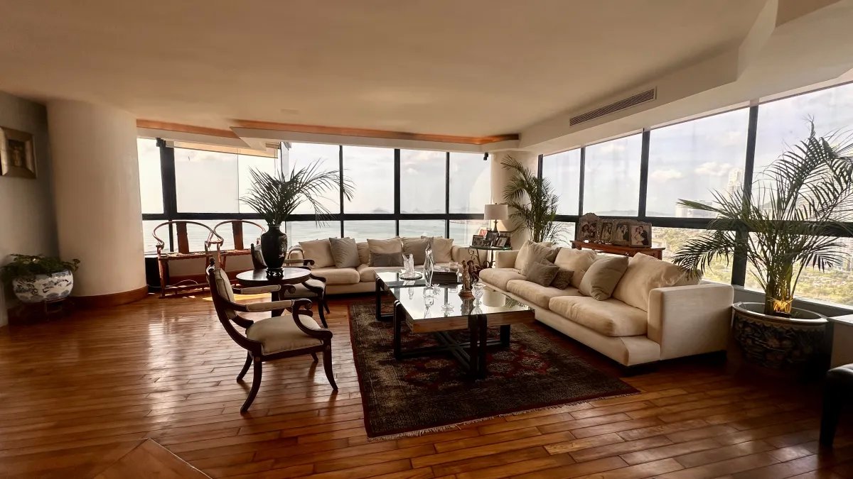 Se vende apartamento en Avenida Balboa, Panamá