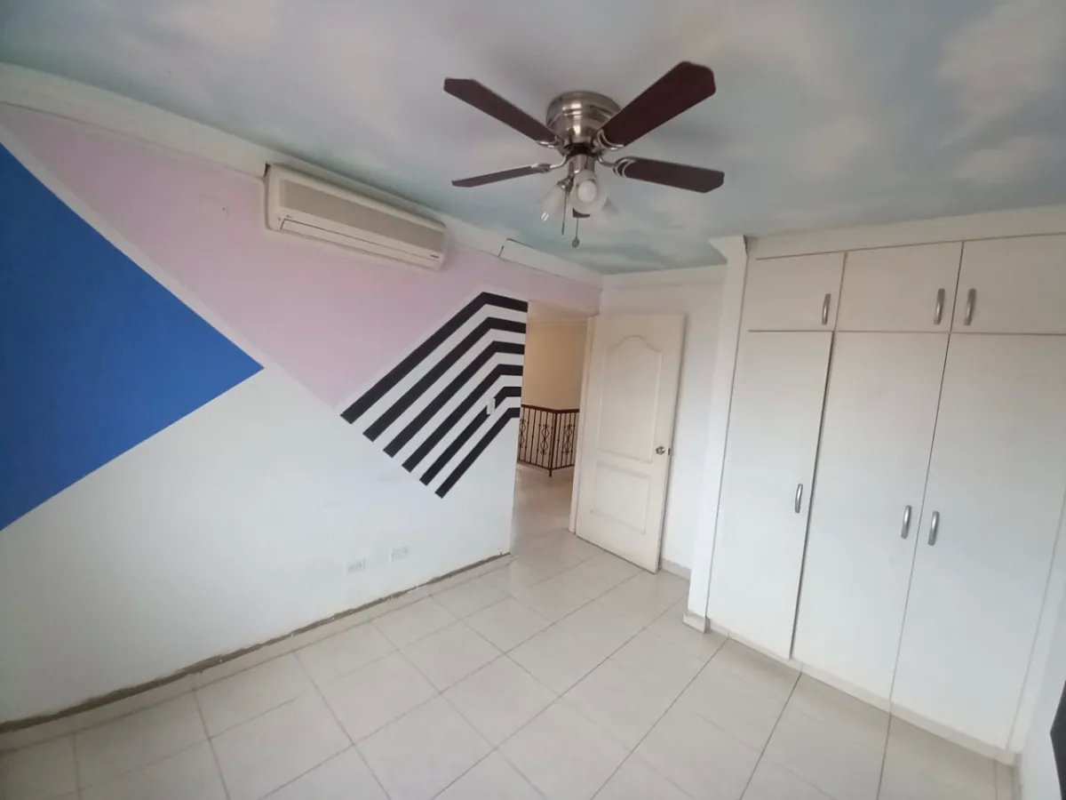 Venta de casa reposeída en Villa Lucre, Paseo Real