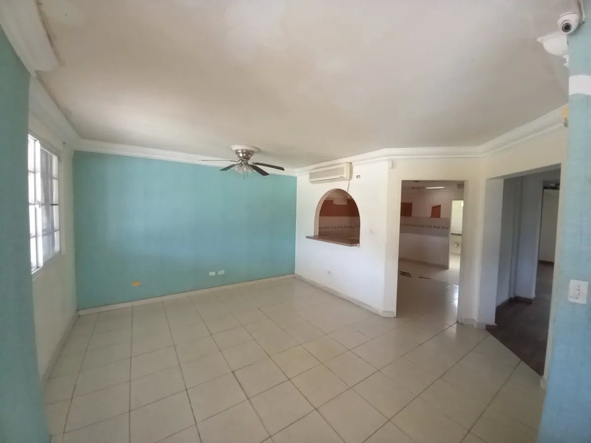 Venta de casa reposeída en Villa Lucre, Paseo Real