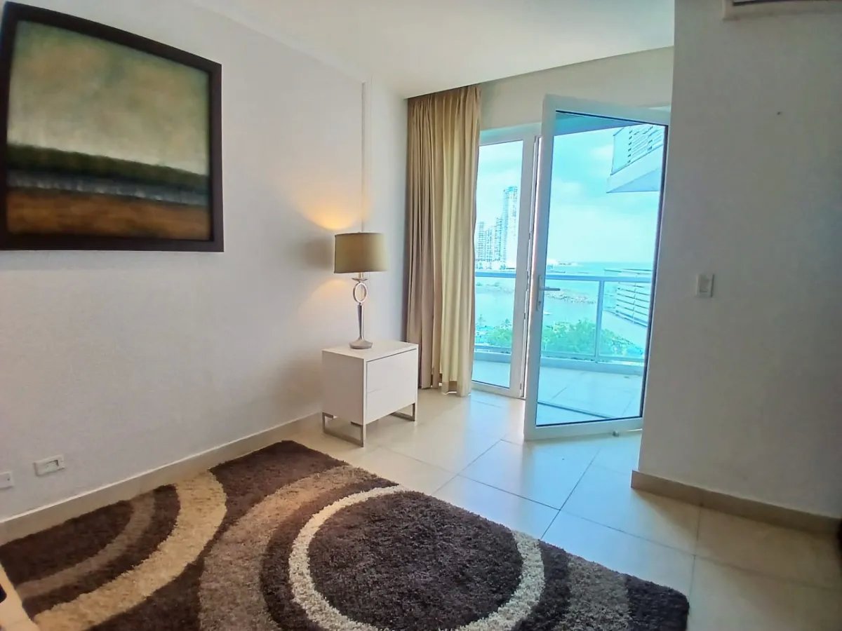 Apartamento amoblado en alquiler en Av. Balboa