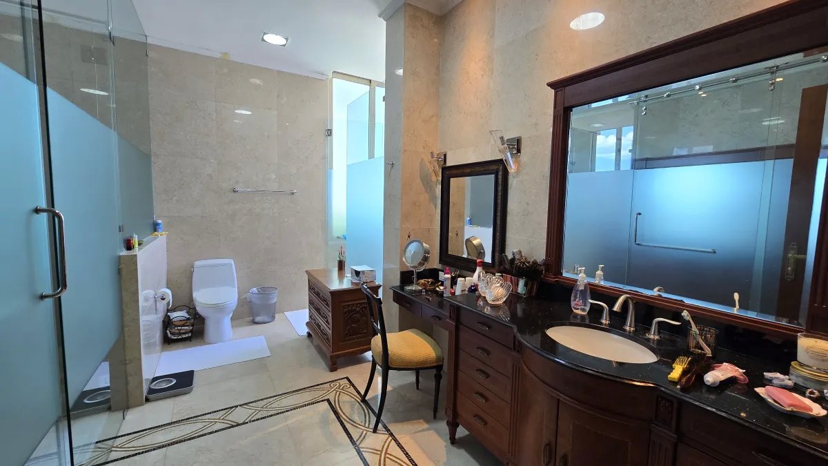Apartment For Sale in Punta Pacífica