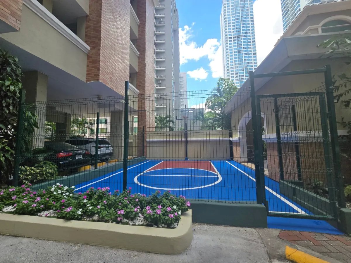 Venta de hermoso apartamento en P.H. Green Bay en Costa Del Este ( B/ 190,000)