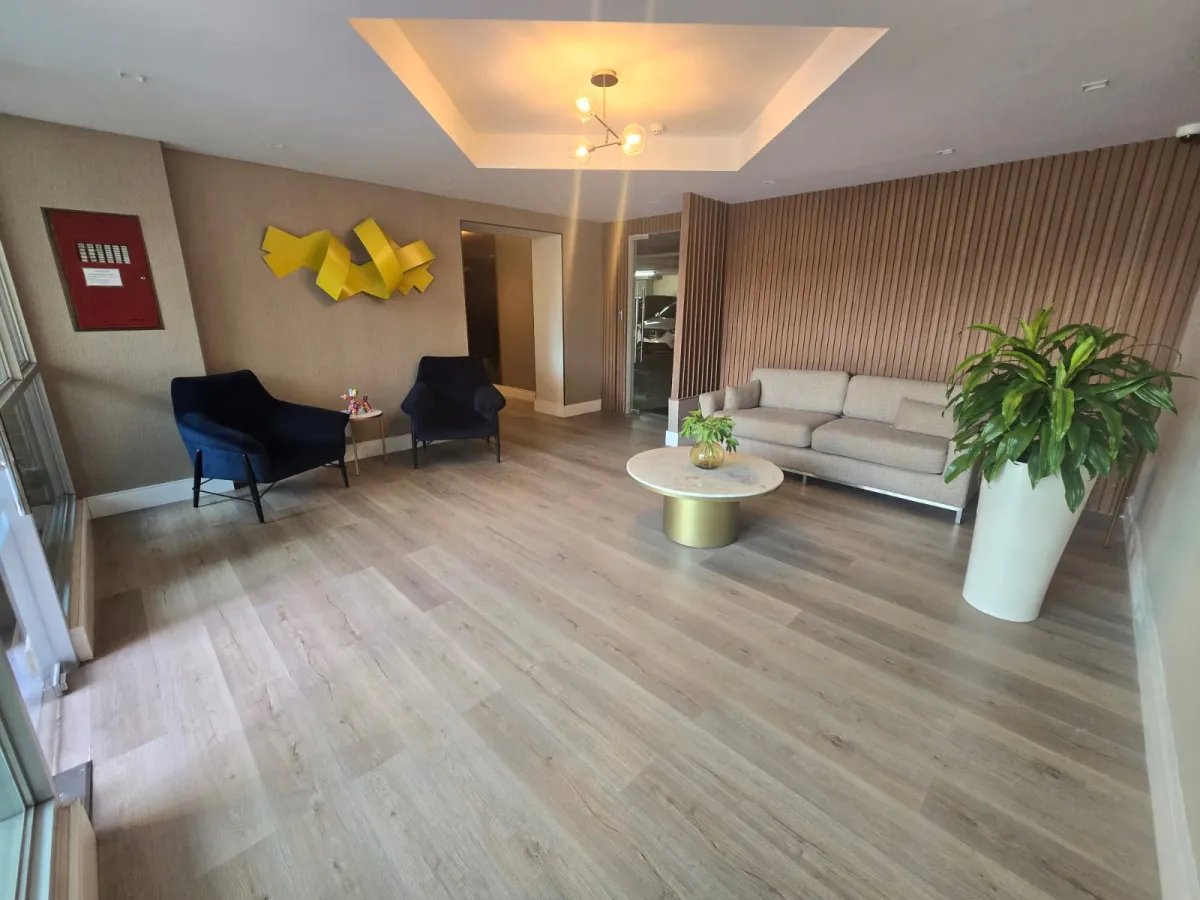 Venta de hermoso apartamento en P.H. Green Bay en Costa Del Este ( B/ 190,000)